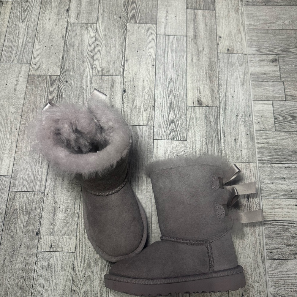 UGG Soft Purplish Gray Fur Boots. Size 8C - Picture 8 of 11